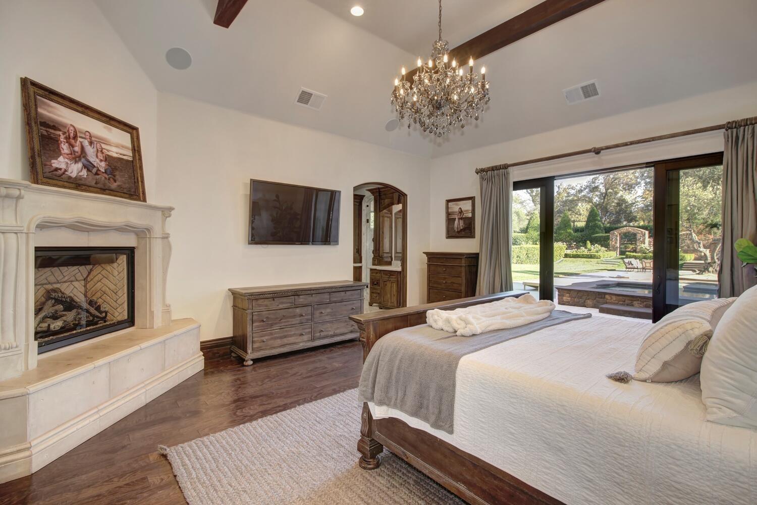 6215 Ruscada Court
