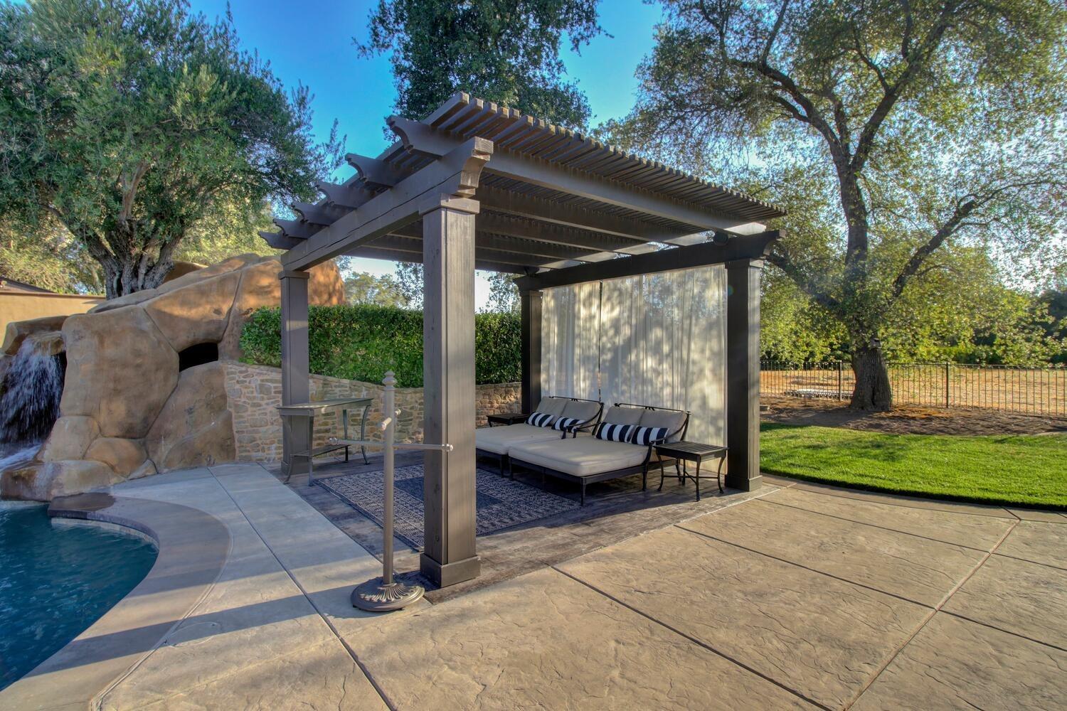 6215 Ruscada Court