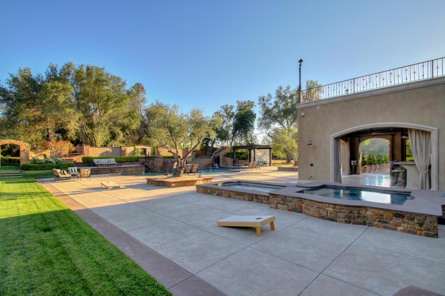 6215 Ruscada Court