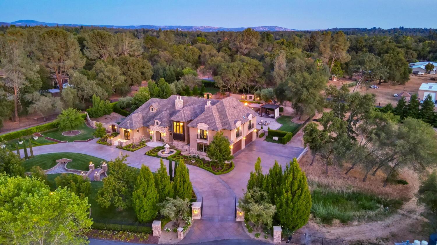 6215 Ruscada Court