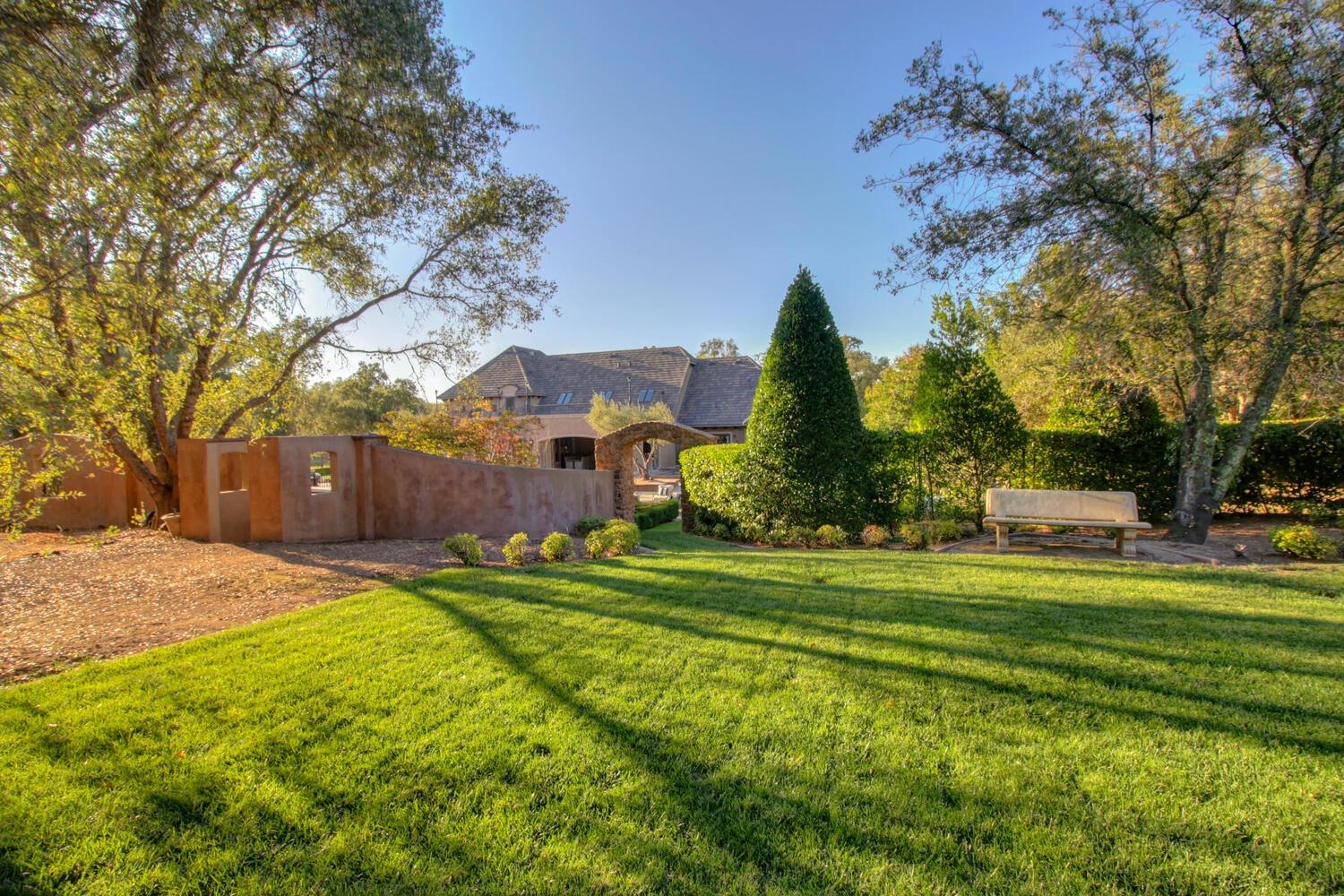 6215 Ruscada Court