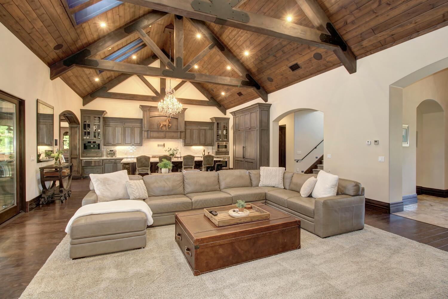 6215 Ruscada Court