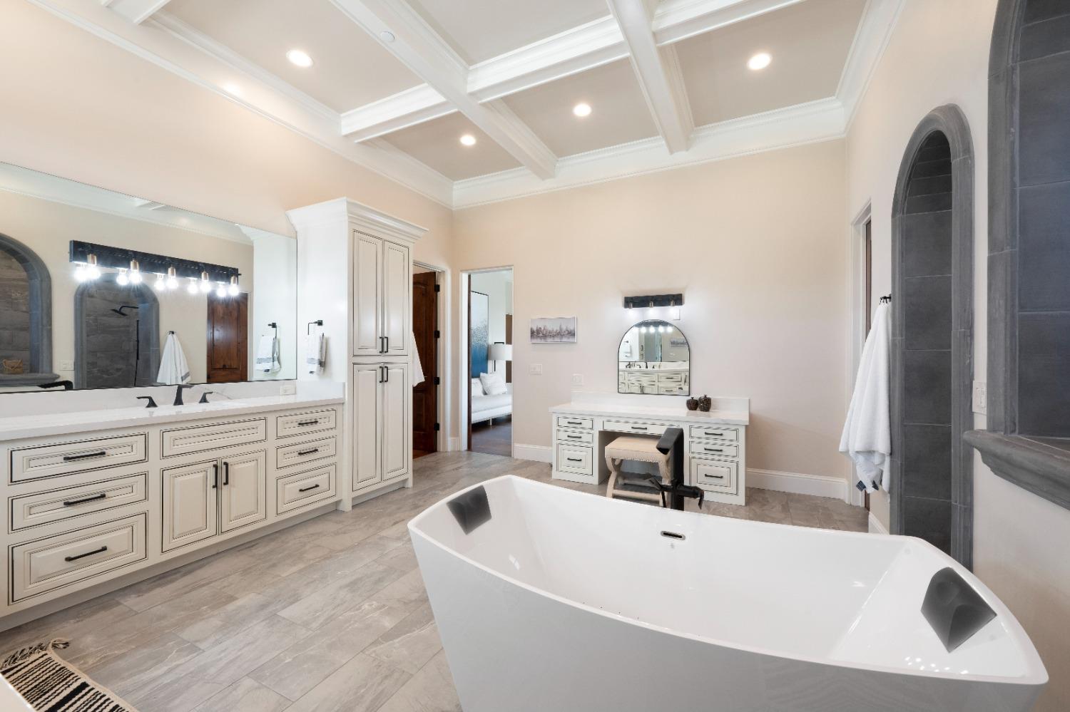 9050 Chelshire Estates Court