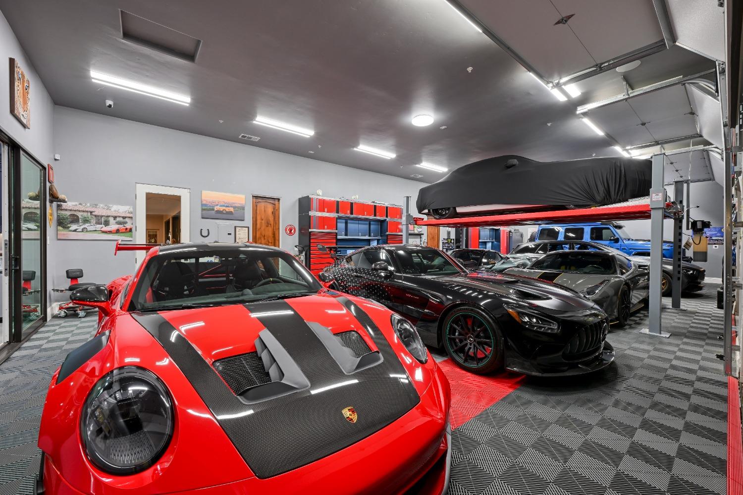 9050 Chelshire Estates Court