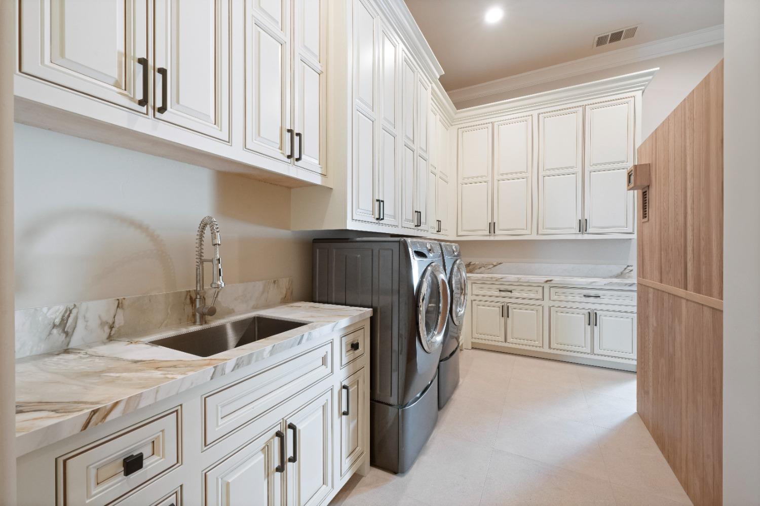 9050 Chelshire Estates Court