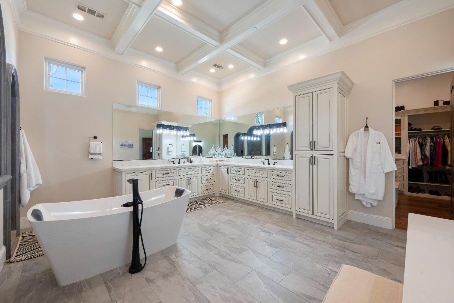 9050 Chelshire Estates Court