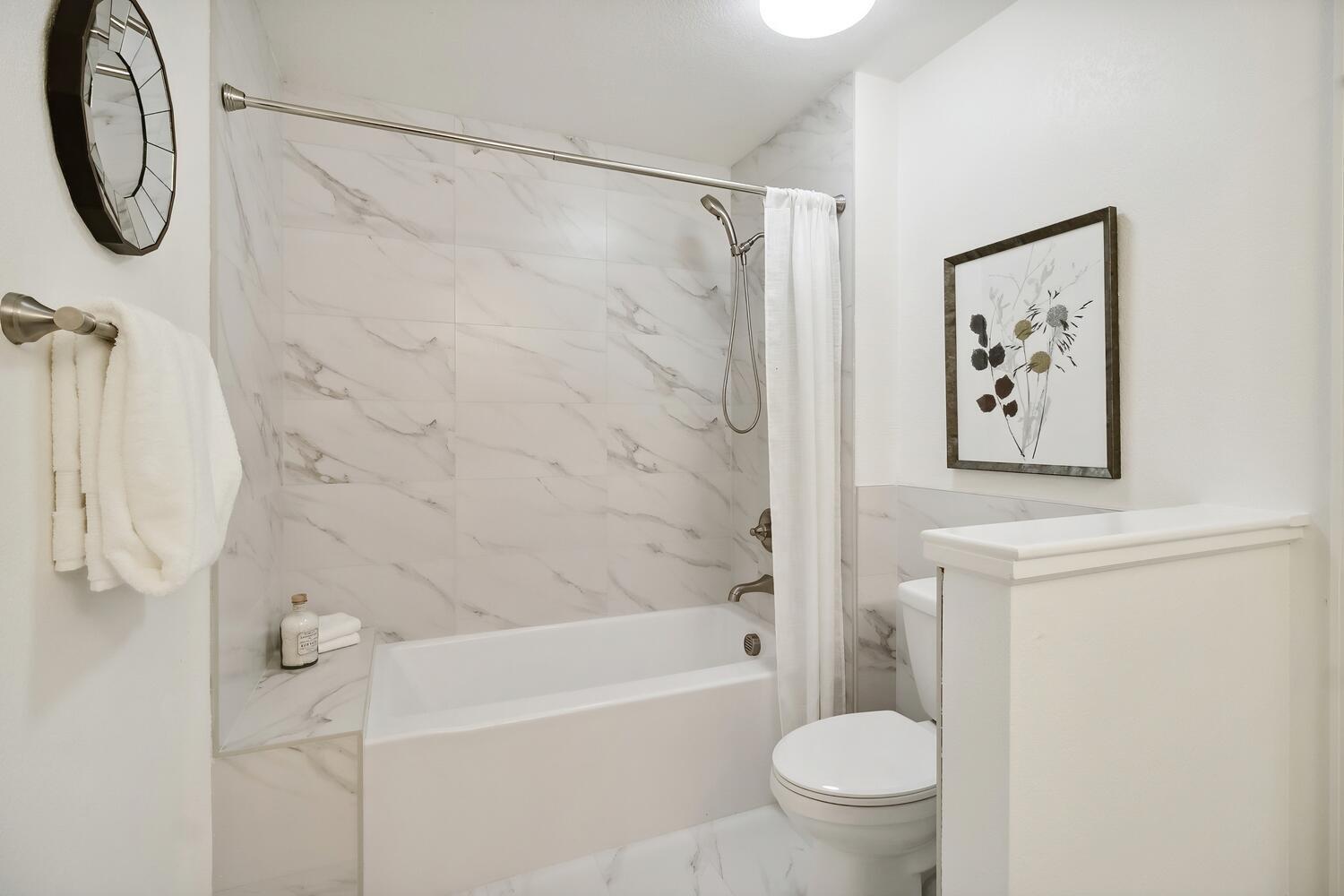 8021 Eagle View Lane