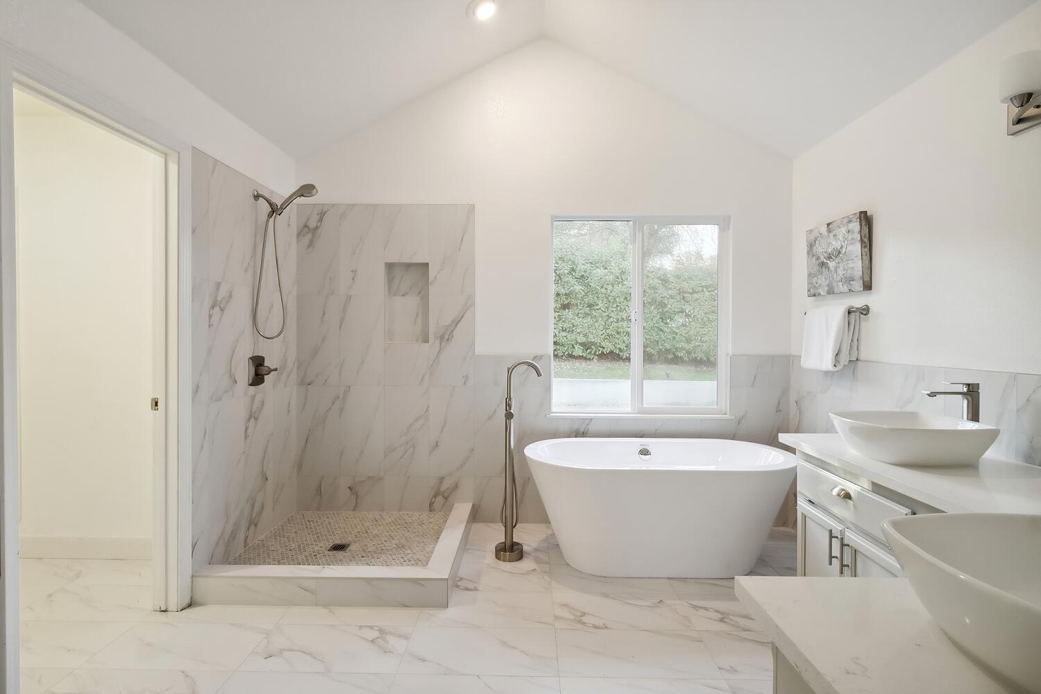 8021 Eagle View Lane