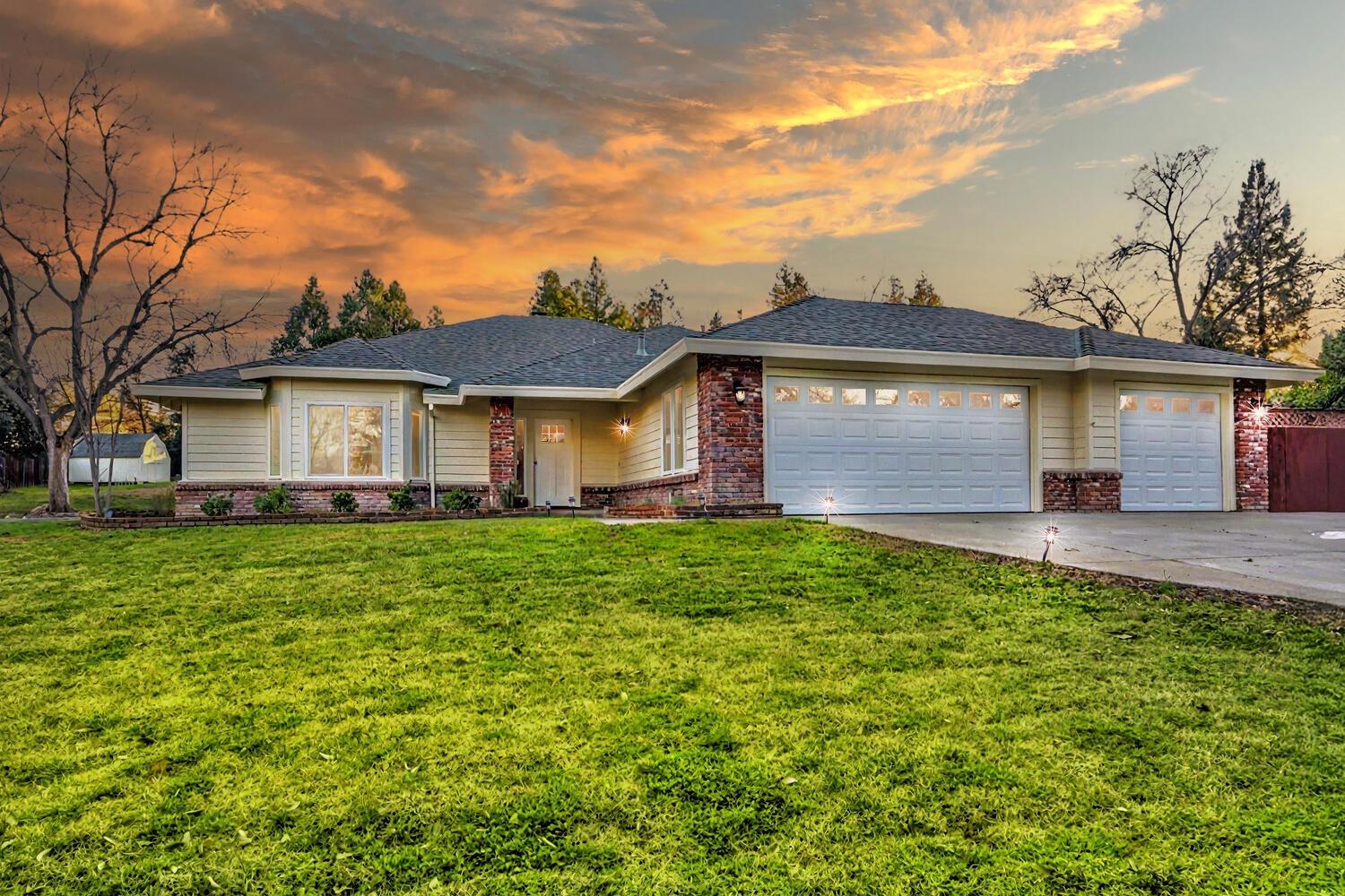 8021 Eagle View Lane