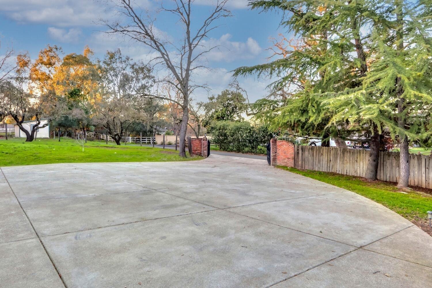 8021 Eagle View Lane