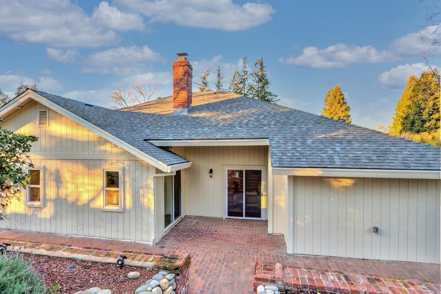 8021 Eagle View Lane