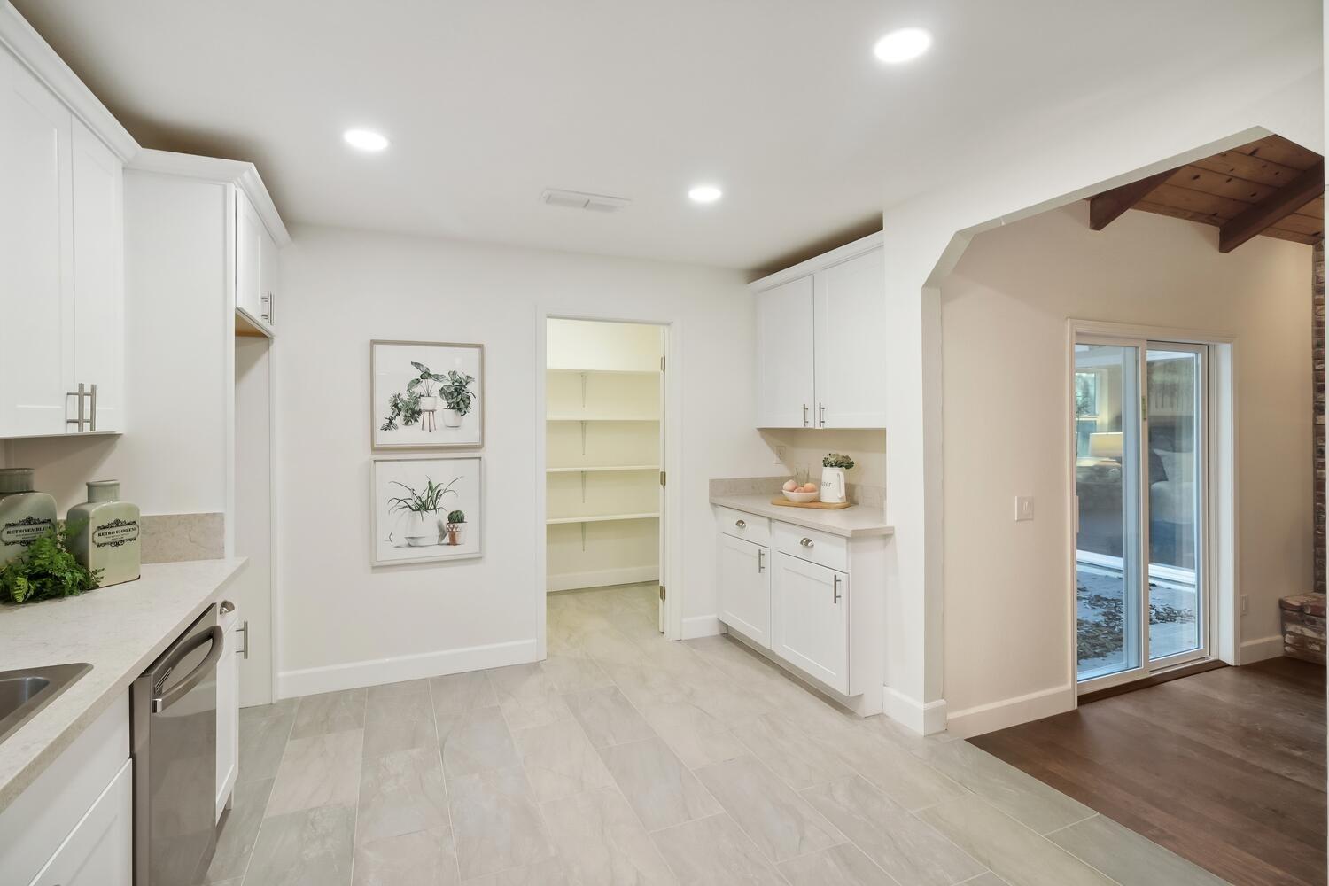 8021 Eagle View Lane