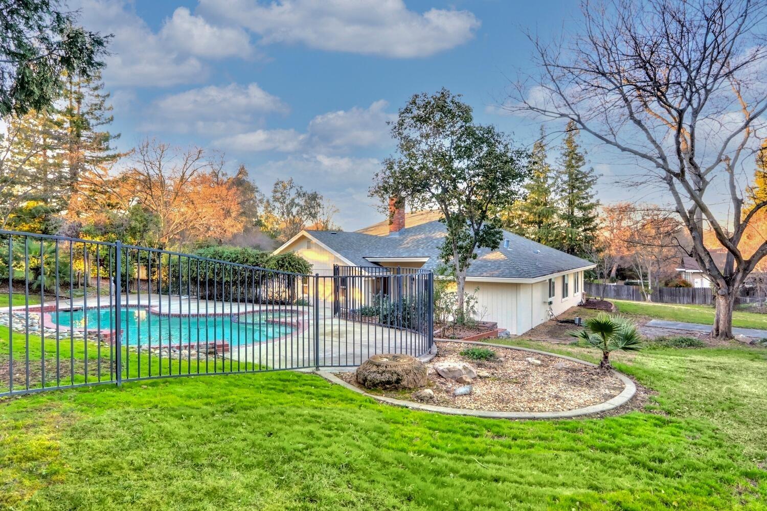 8021 Eagle View Lane