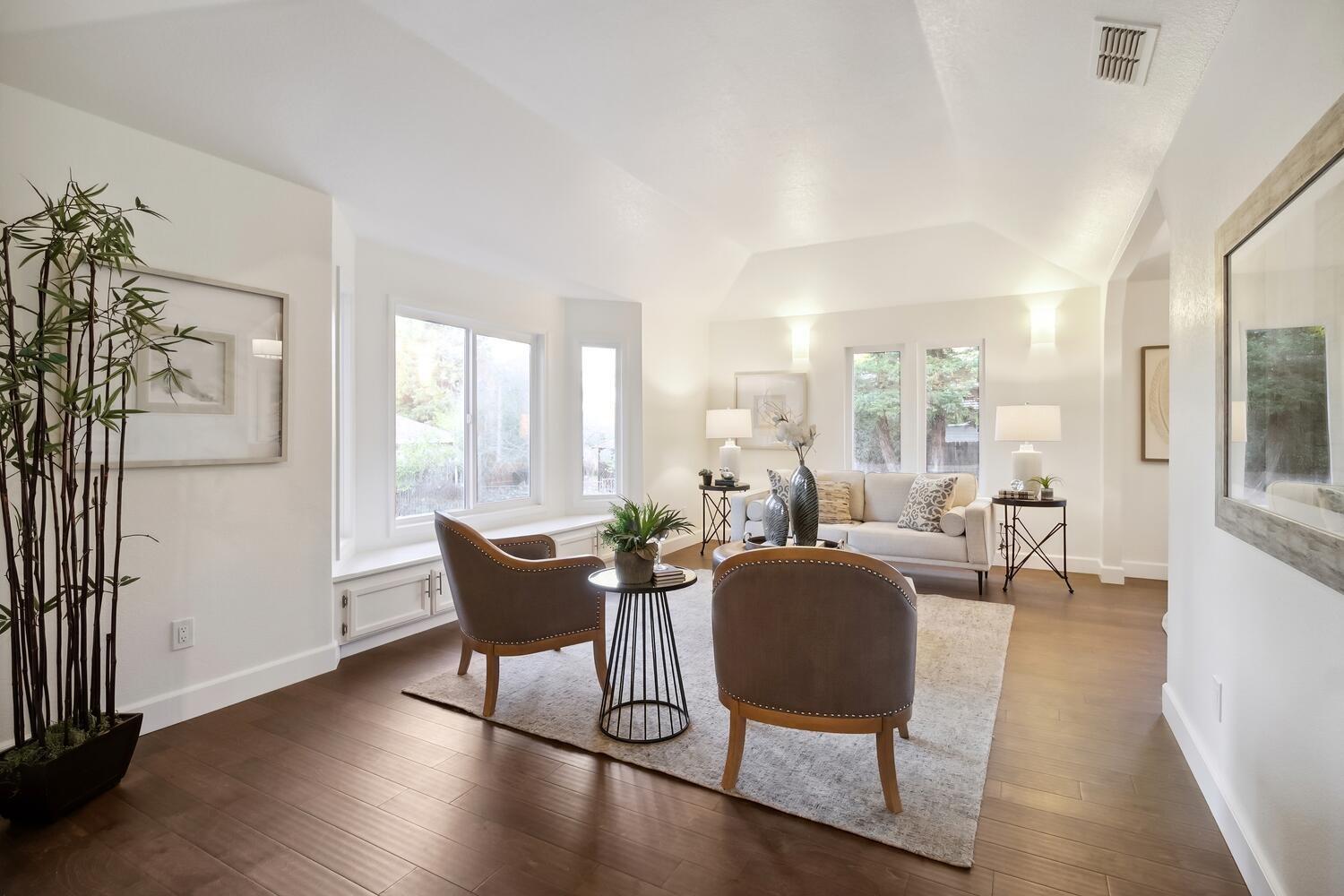 8021 Eagle View Lane