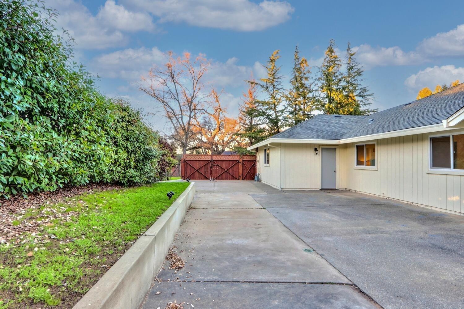 8021 Eagle View Lane