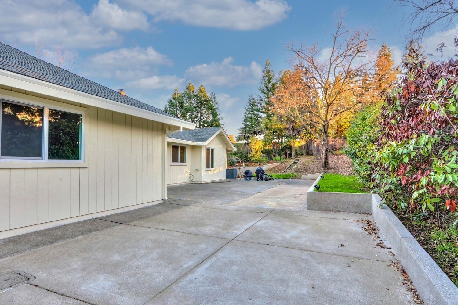 8021 Eagle View Lane