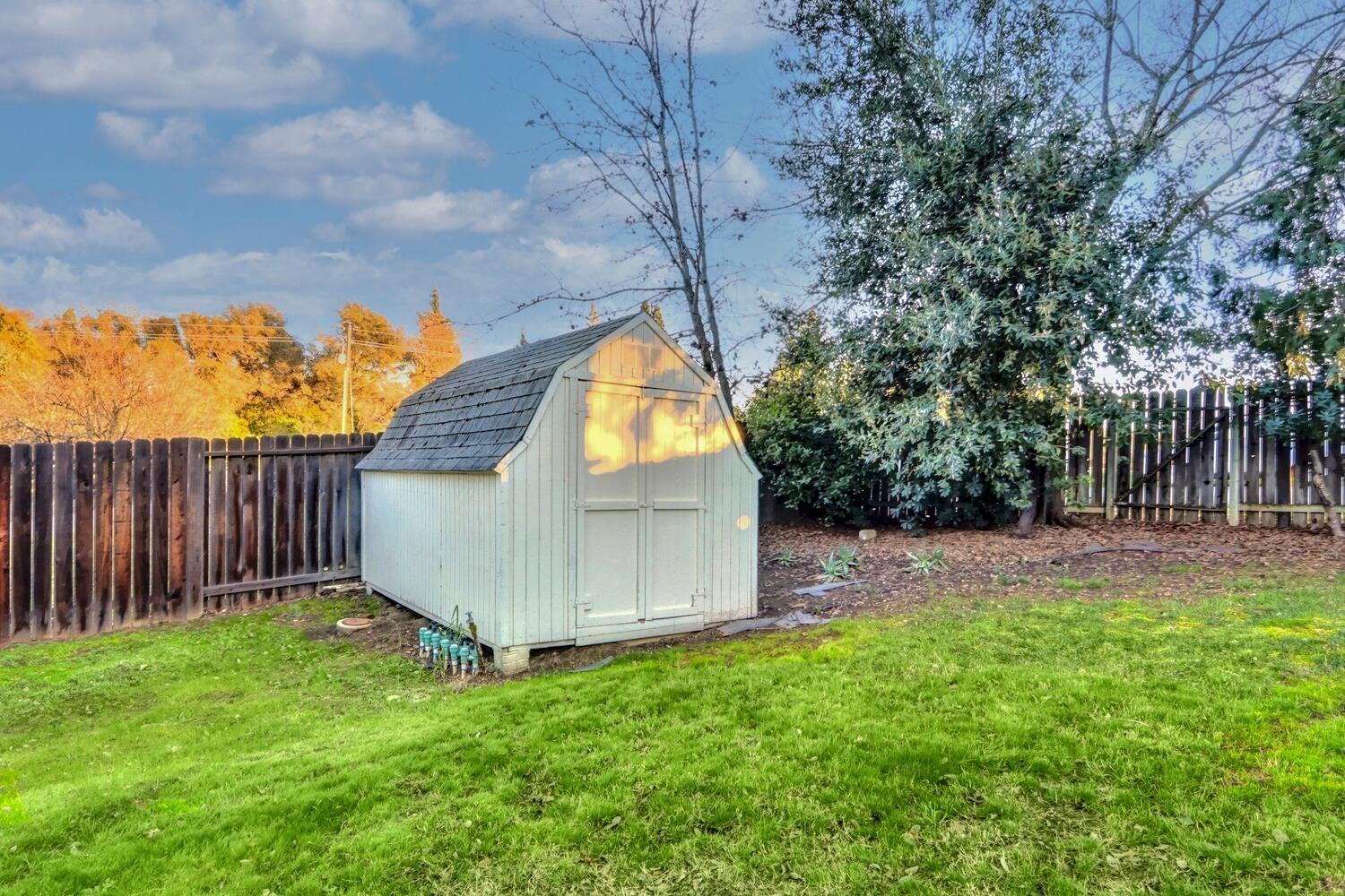 8021 Eagle View Lane