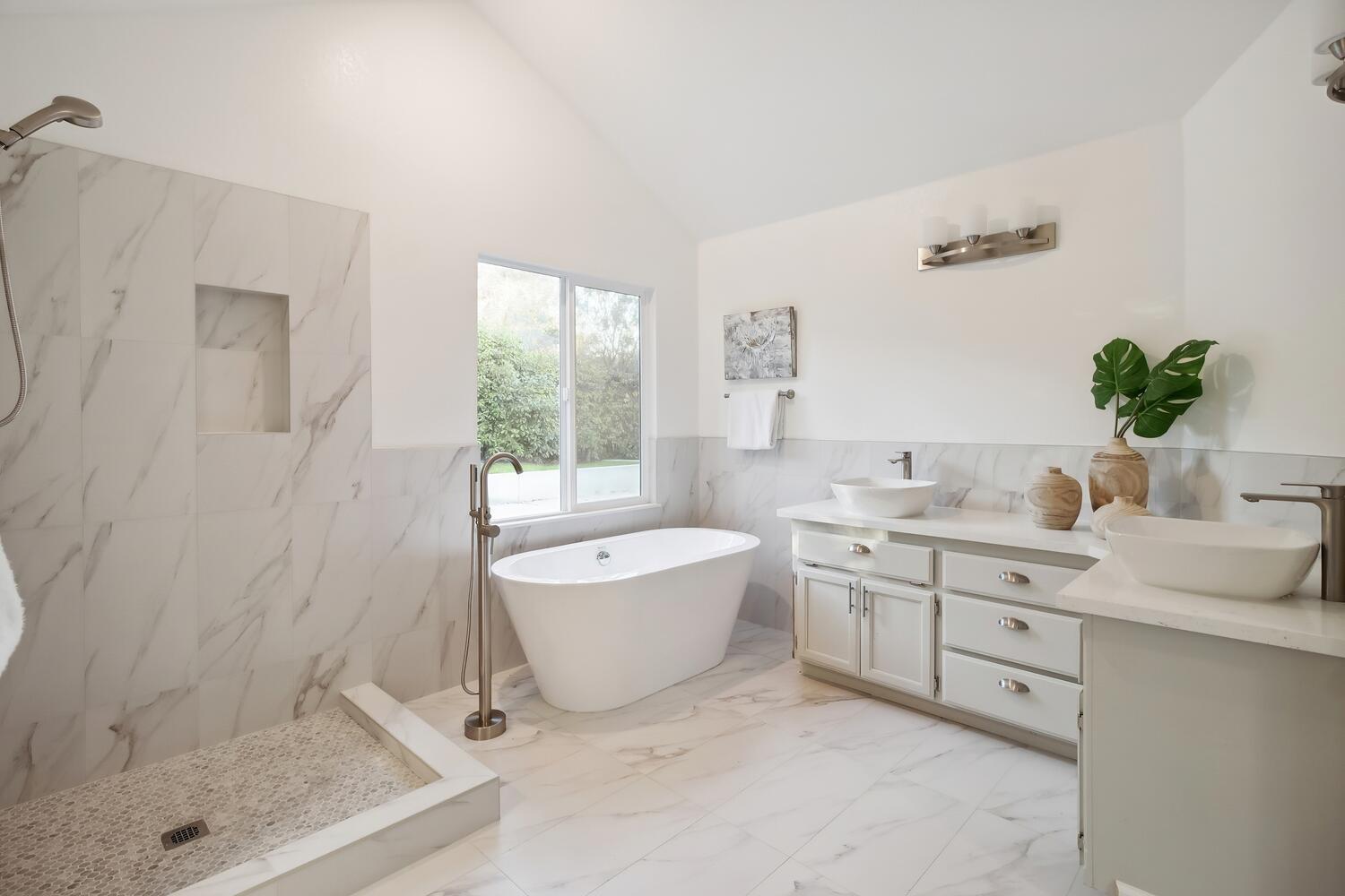 8021 Eagle View Lane