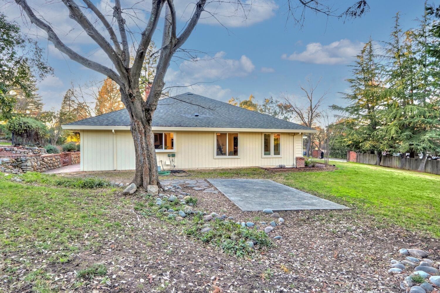 8021 Eagle View Lane