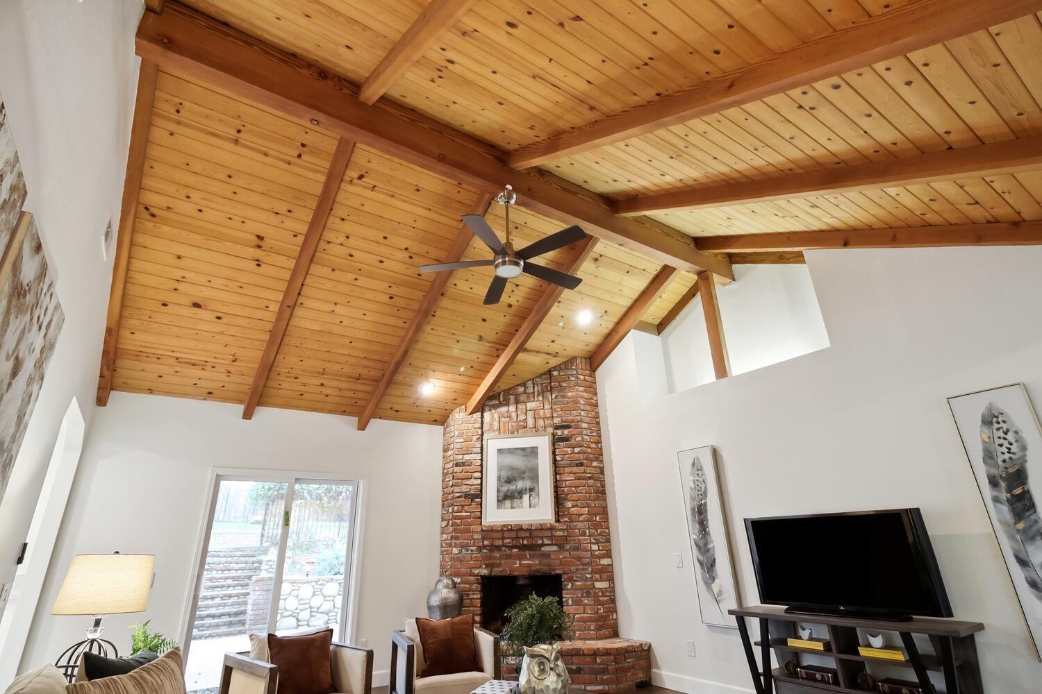 8021 Eagle View Lane