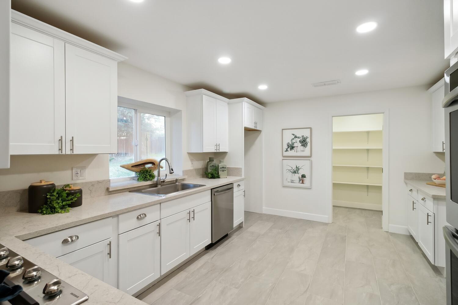 8021 Eagle View Lane