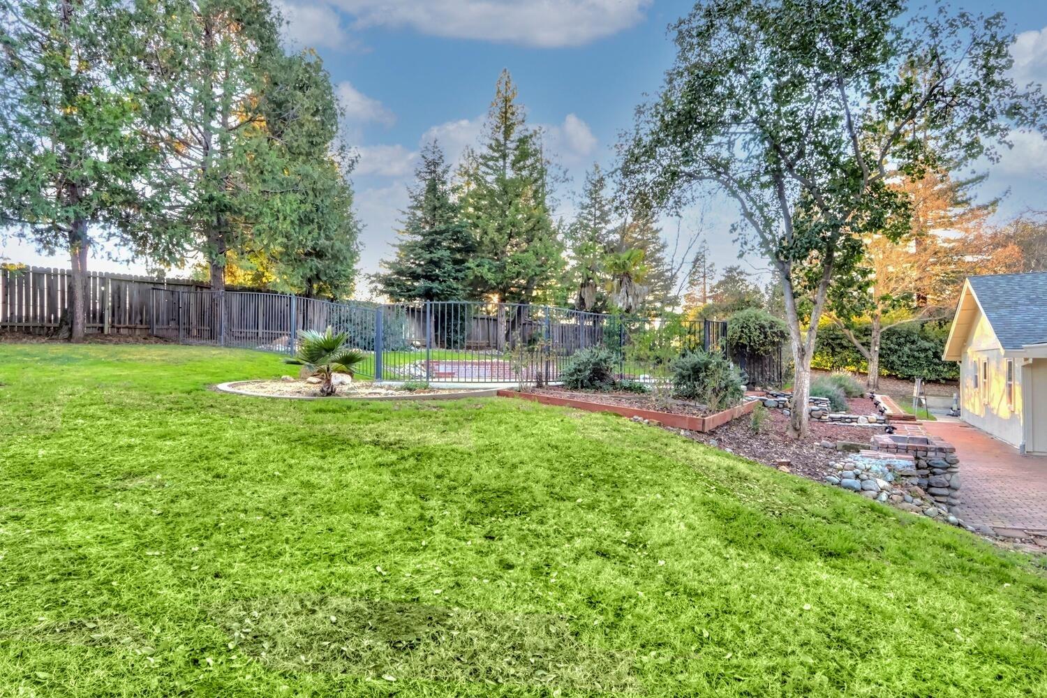 8021 Eagle View Lane