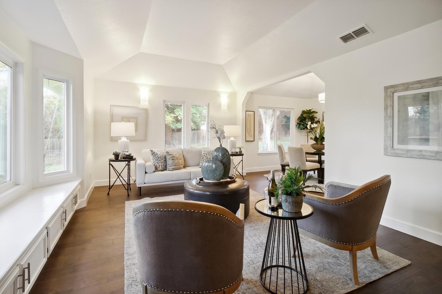 8021 Eagle View Lane