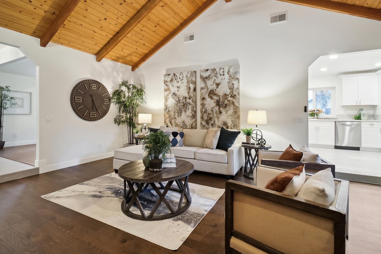 8021 Eagle View Lane