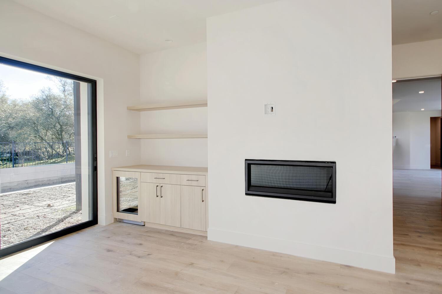 5708 Avenida Robles