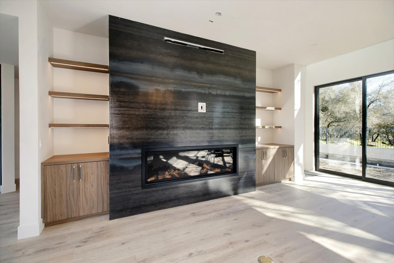 5708 Avenida Robles