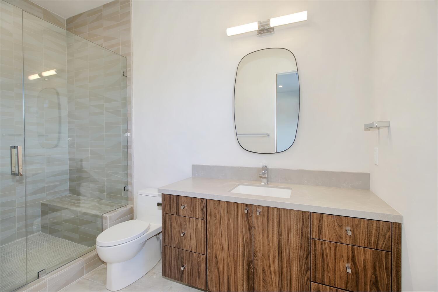 5708 Avenida Robles