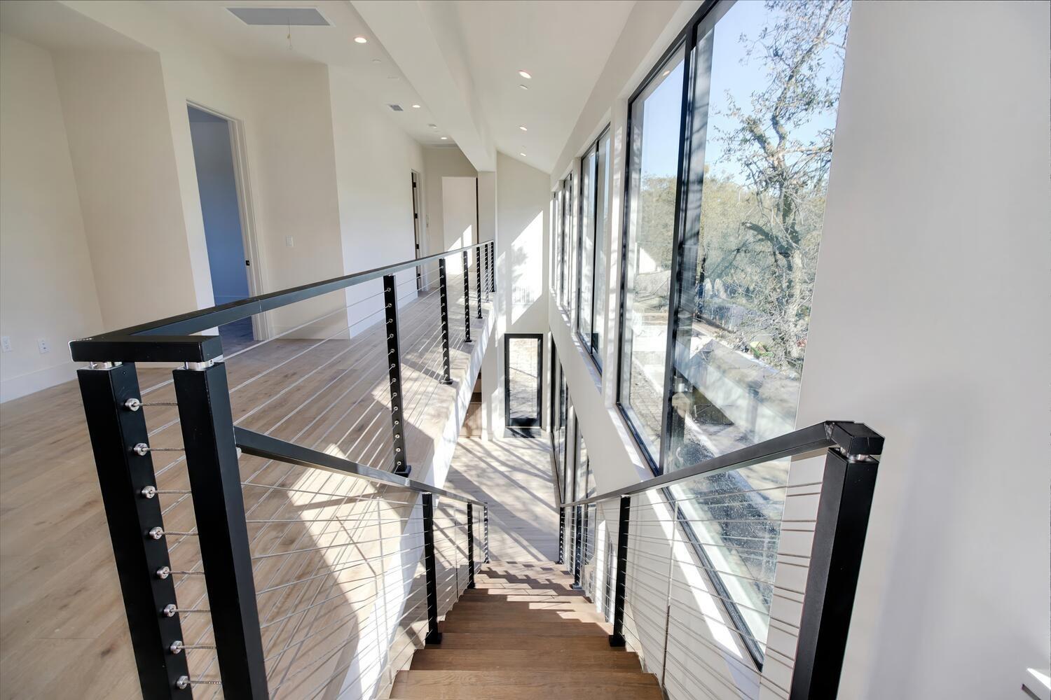 5708 Avenida Robles