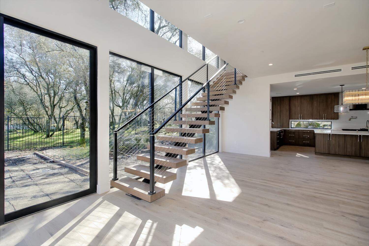 5708 Avenida Robles