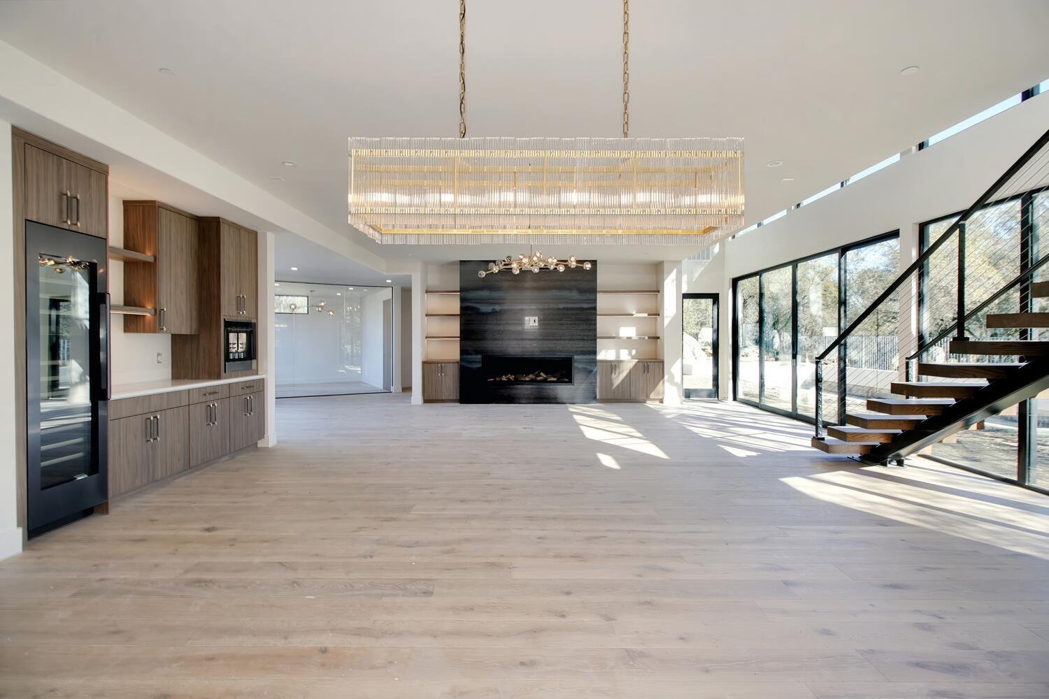 5708 Avenida Robles