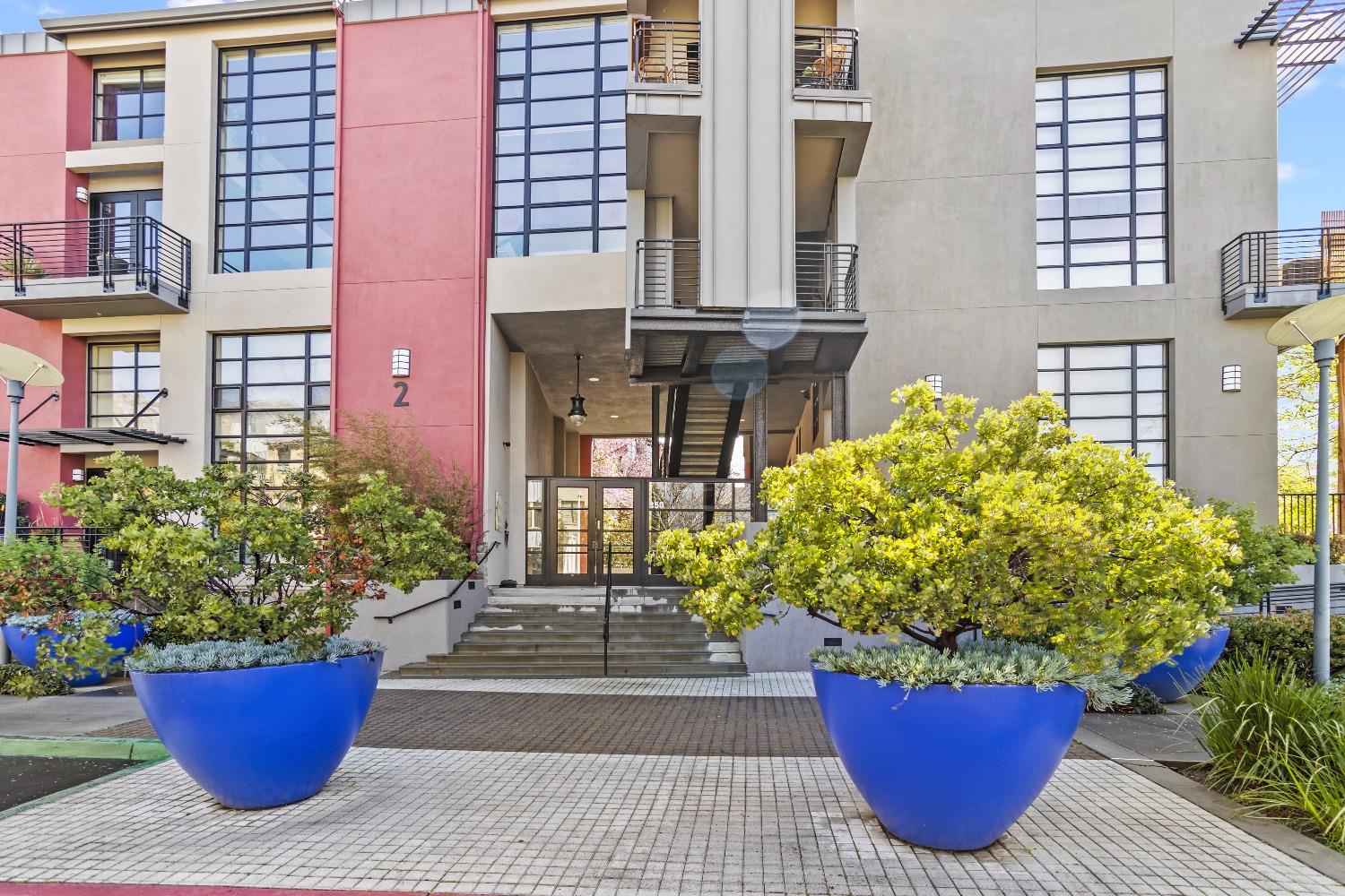 350 E Mission Street 203