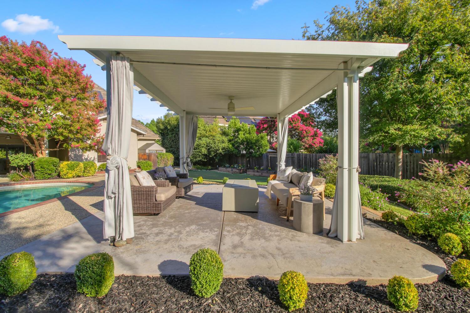 8540 Quail Oaks Drive