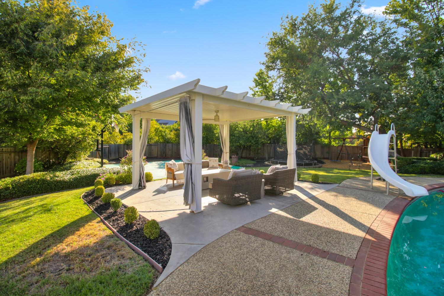 8540 Quail Oaks Drive