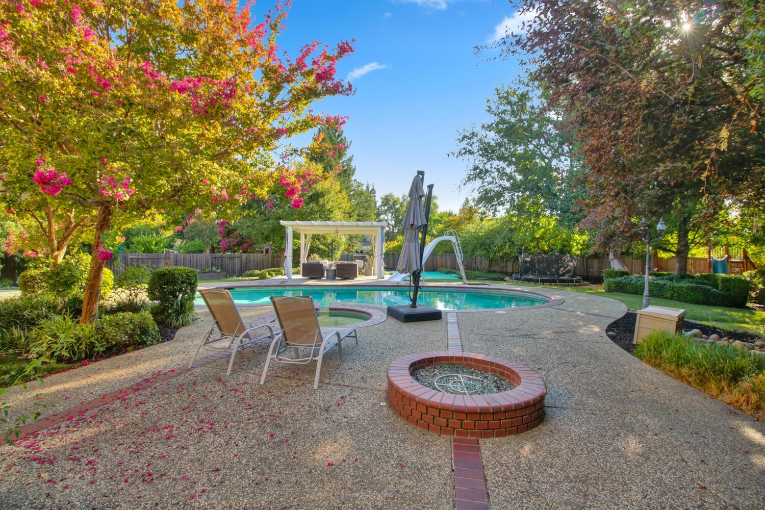 8540 Quail Oaks Drive