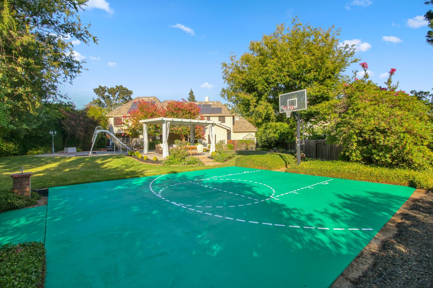 8540 Quail Oaks Drive