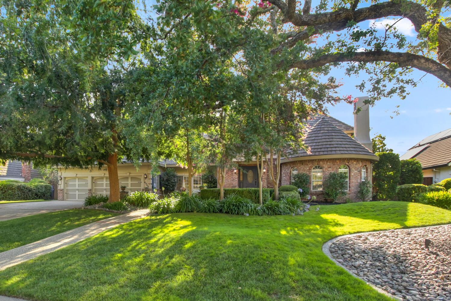 8540 Quail Oaks Drive