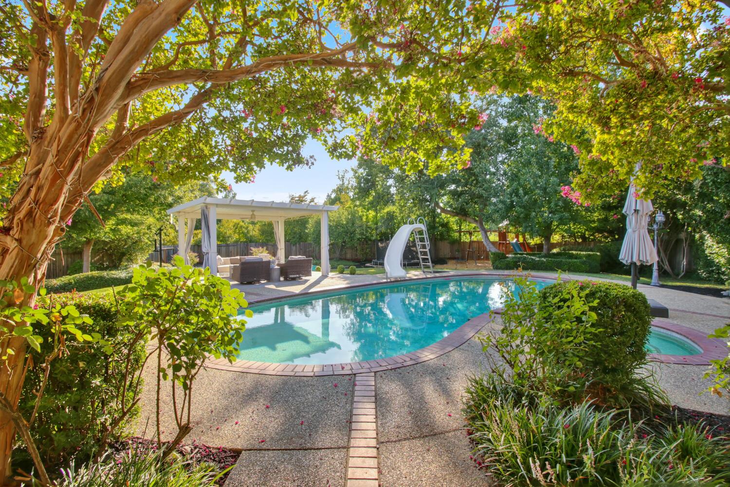 8540 Quail Oaks Drive