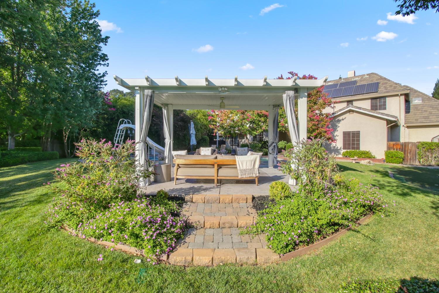 8540 Quail Oaks Drive