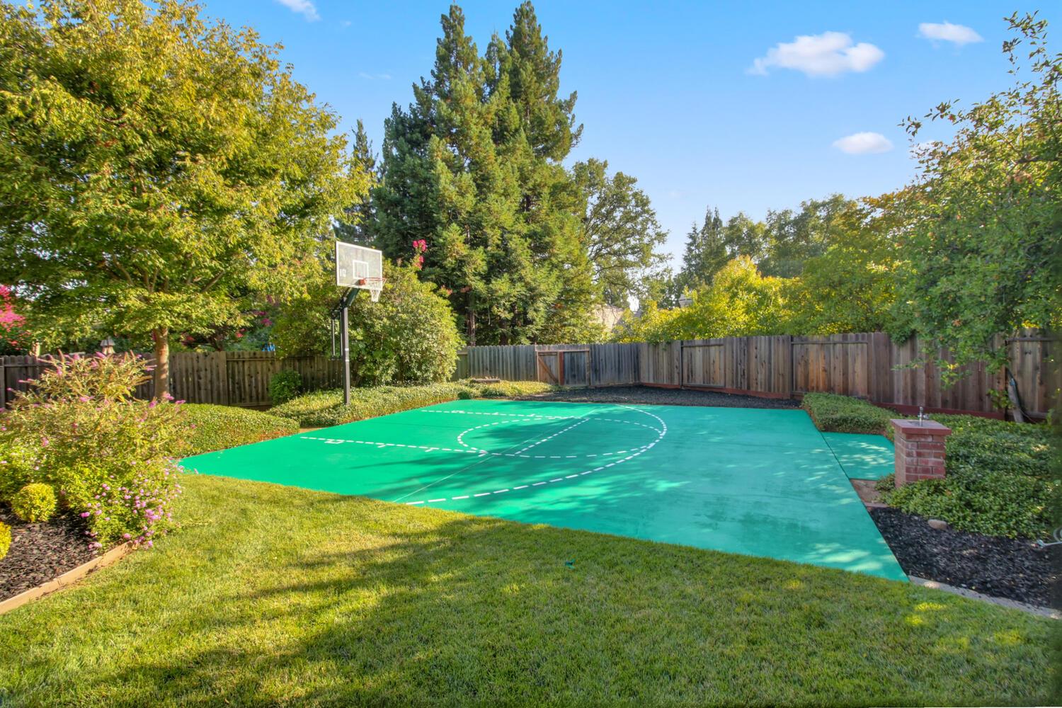 8540 Quail Oaks Drive