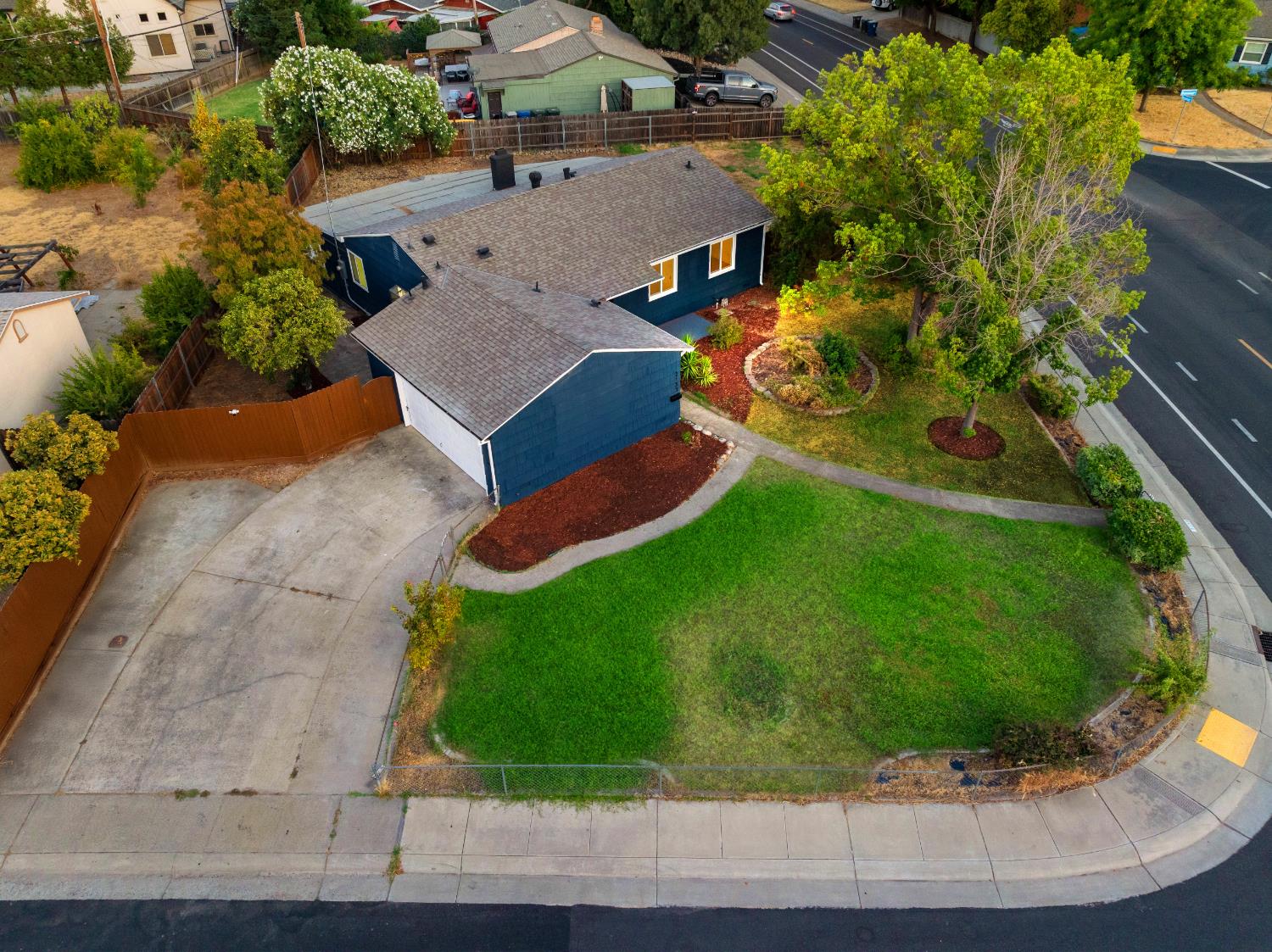 2133 Rossmoor Drive