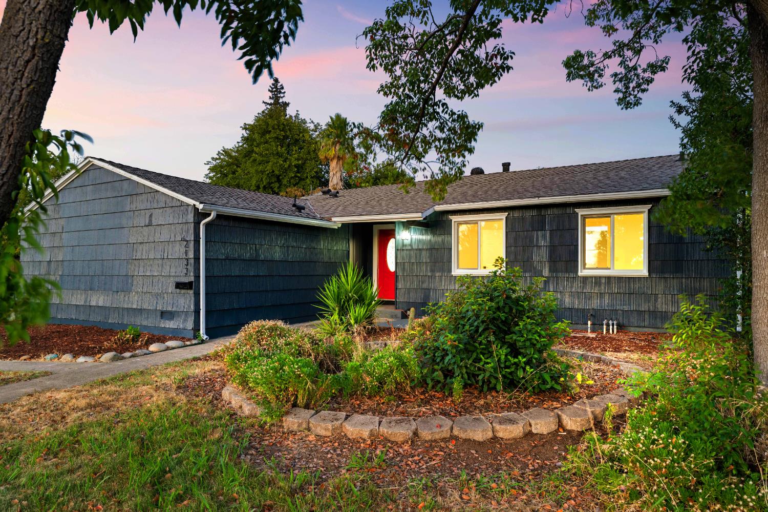 2133 Rossmoor Drive