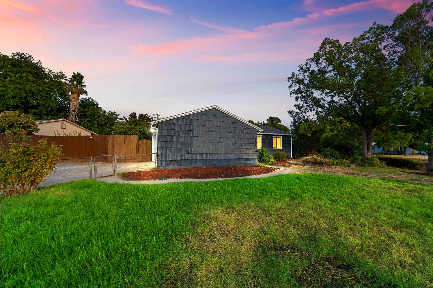 2133 Rossmoor Drive
