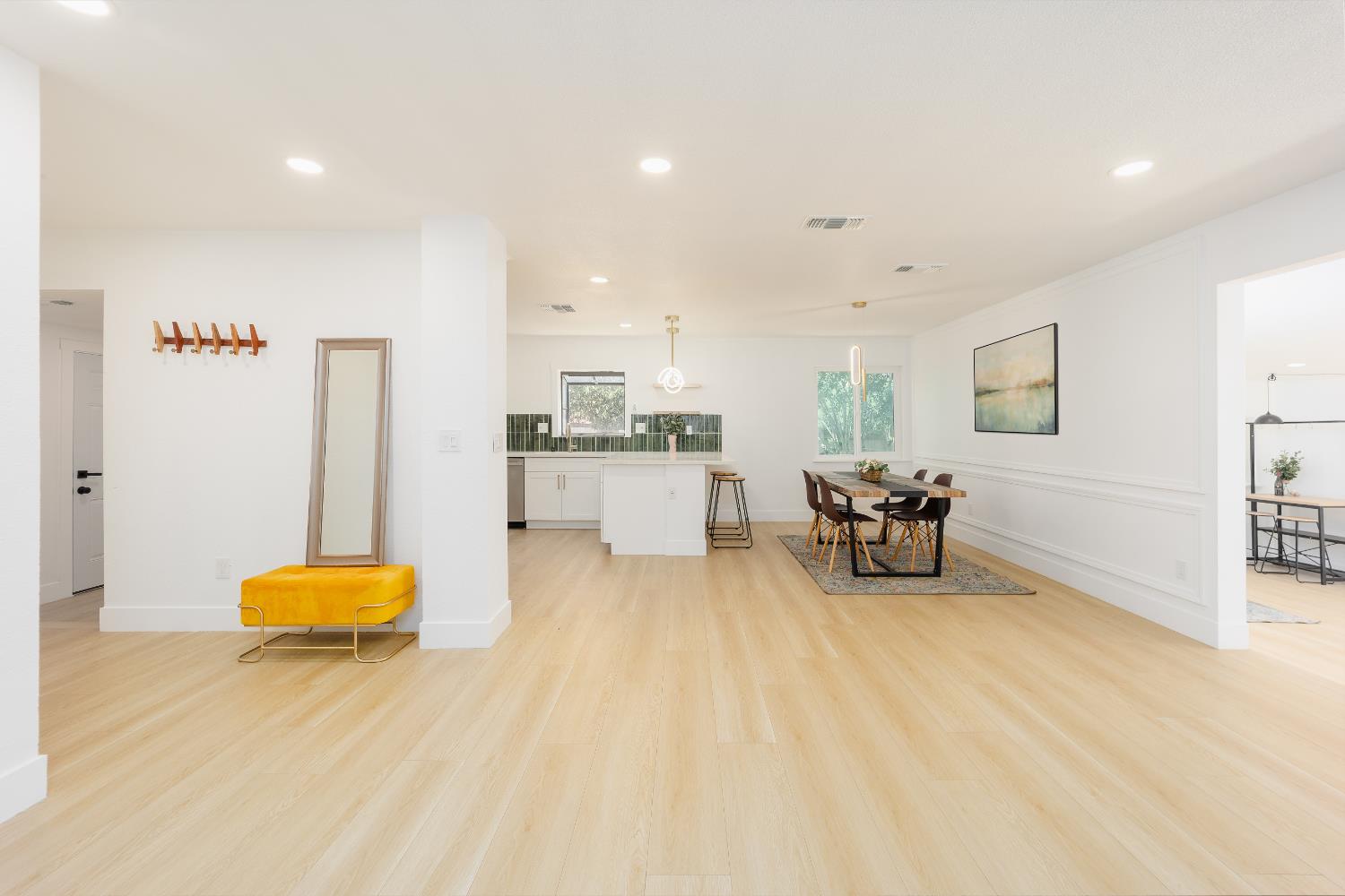 2133 Rossmoor Drive