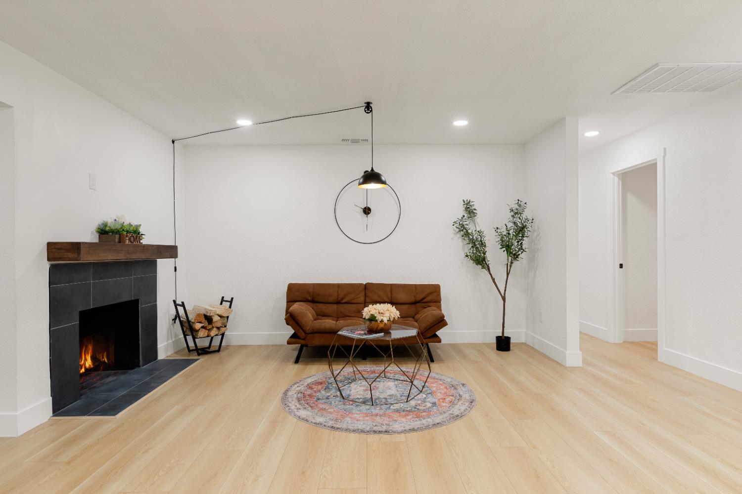 2133 Rossmoor Drive