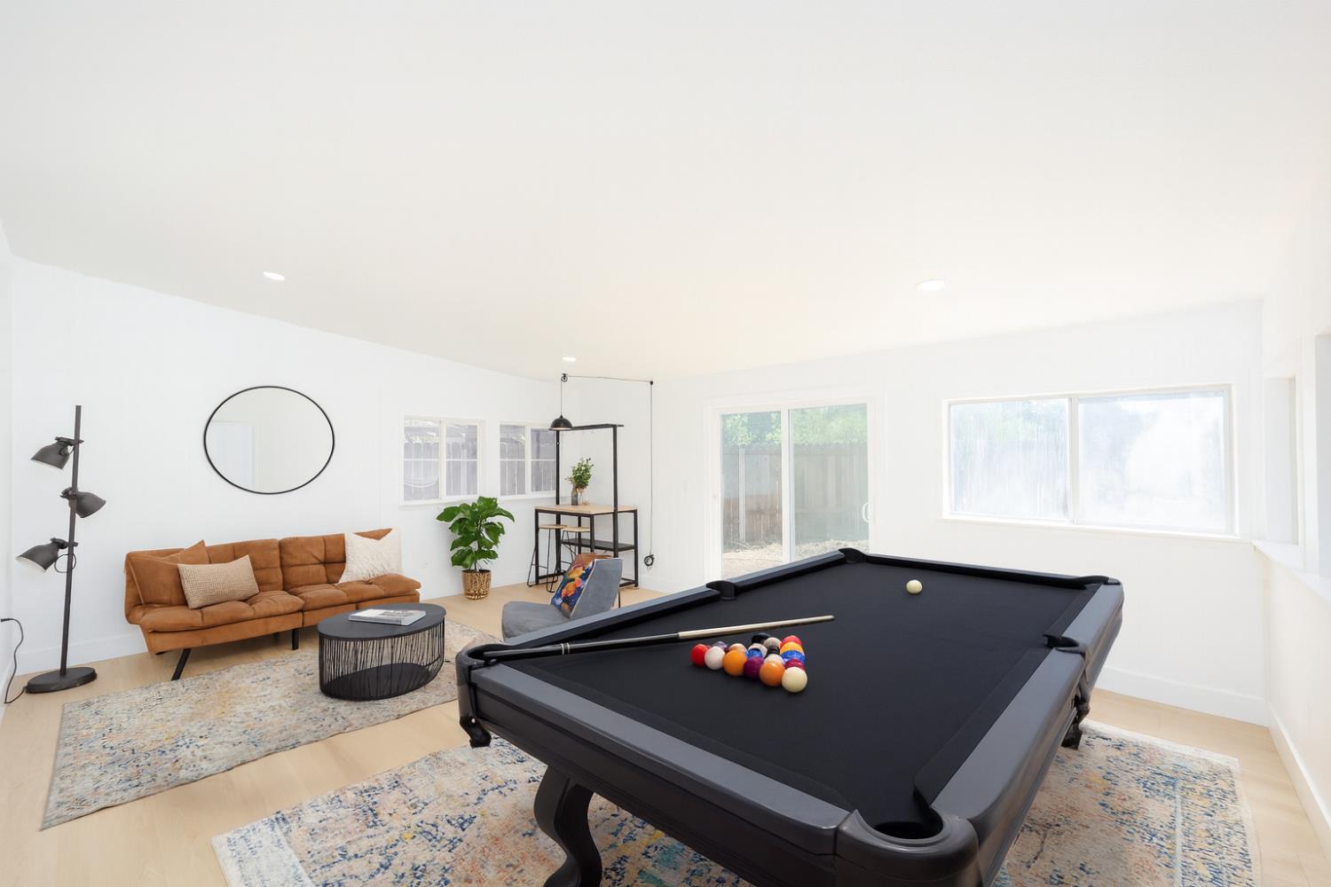 2133 Rossmoor Drive