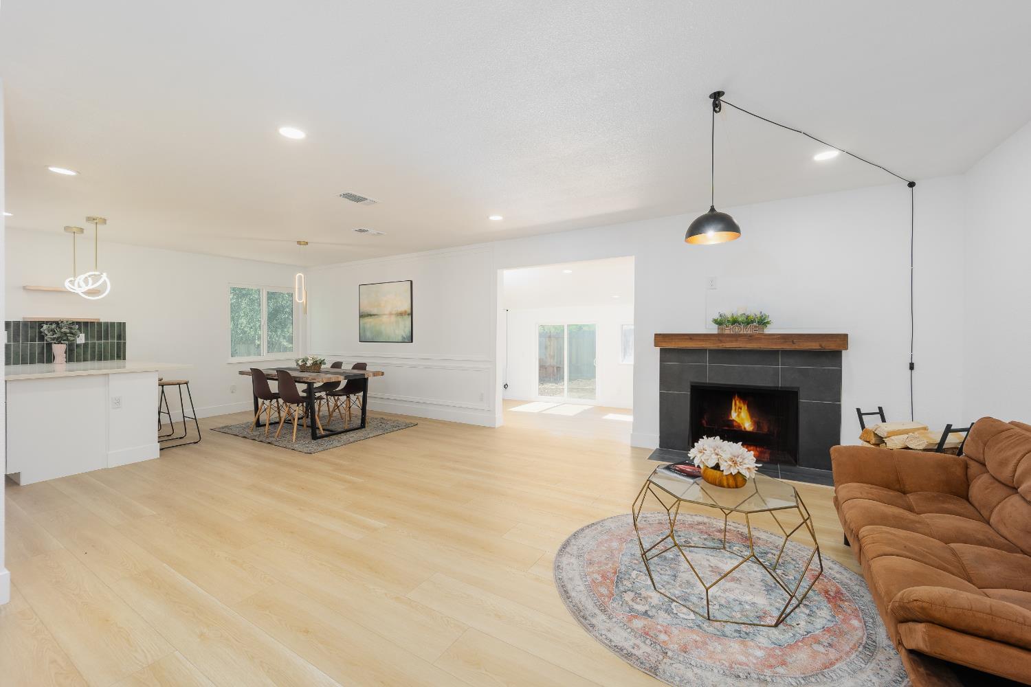 2133 Rossmoor Drive